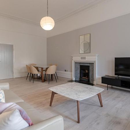 Kensington 2 Bed 2 Bath Apartment For 5 Guests ลอนดอน ภายนอก รูปภาพ